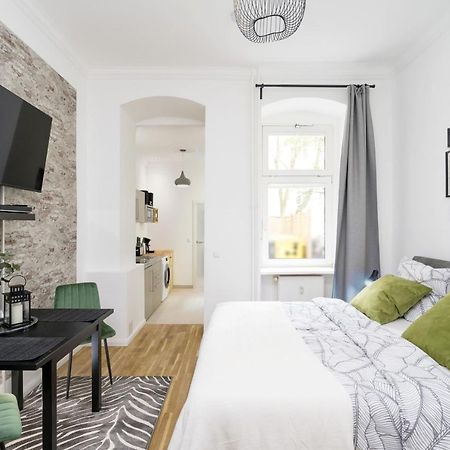 ברלין The Koburger Hh, Lovely 1 Bedroom With High Bed Up To 4 Ppl מראה חיצוני תמונה